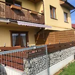 Zamajerz Nad Zalewem * قلعة نيدزيكا